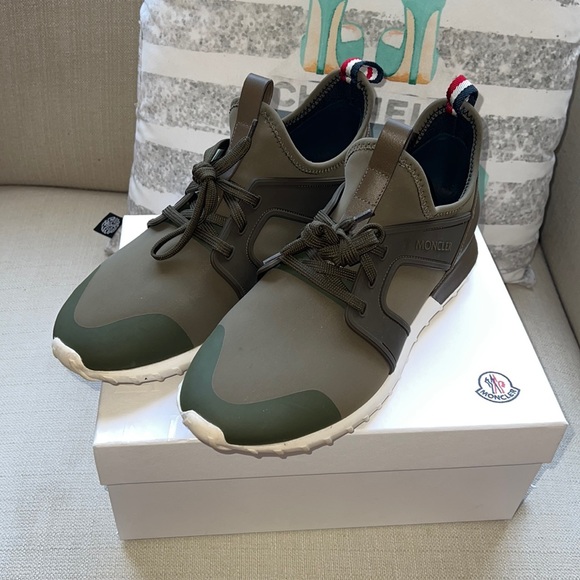 Moncler  -Size US 10 - Picture 4 of 14